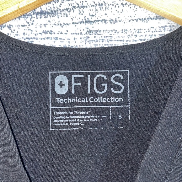 Figs Scrub Top - Picture 3 of 4